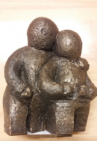 Beeld 12b mijn wereld brons 16 cm