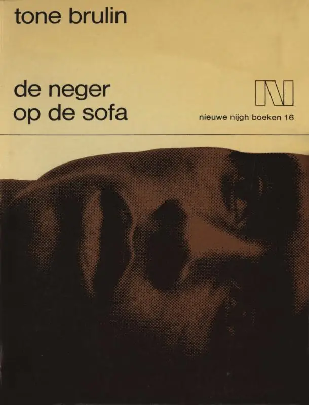 De neger op de sofa
